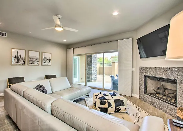 Walkable Townhome W/ Pool Access In Cave Creek! Holiday home