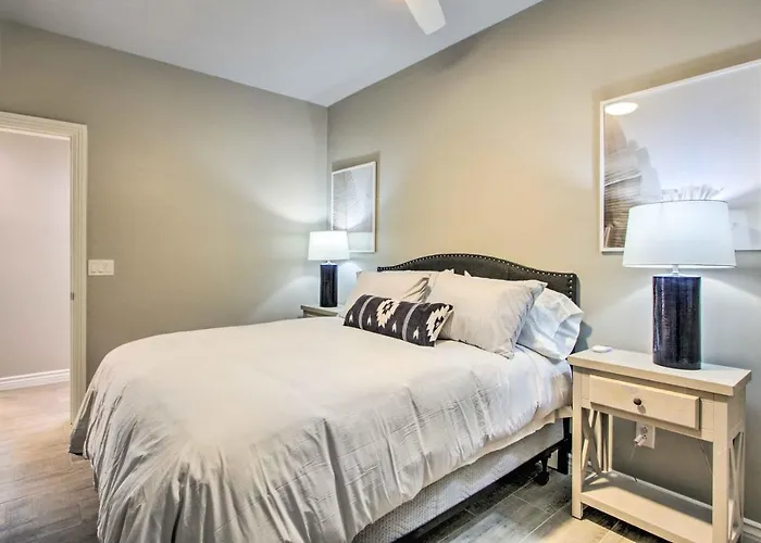Holiday home Walkable Townhome W/ Pool Access In Cave Creek! *