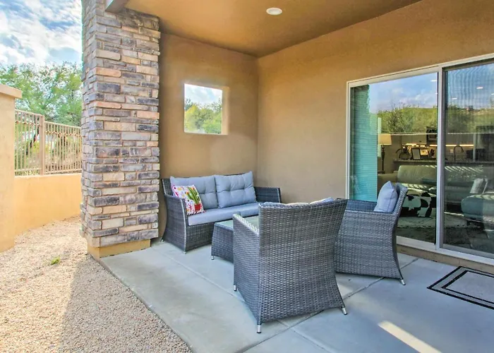 Holiday home Walkable Townhome W/ Pool Access In Cave Creek!